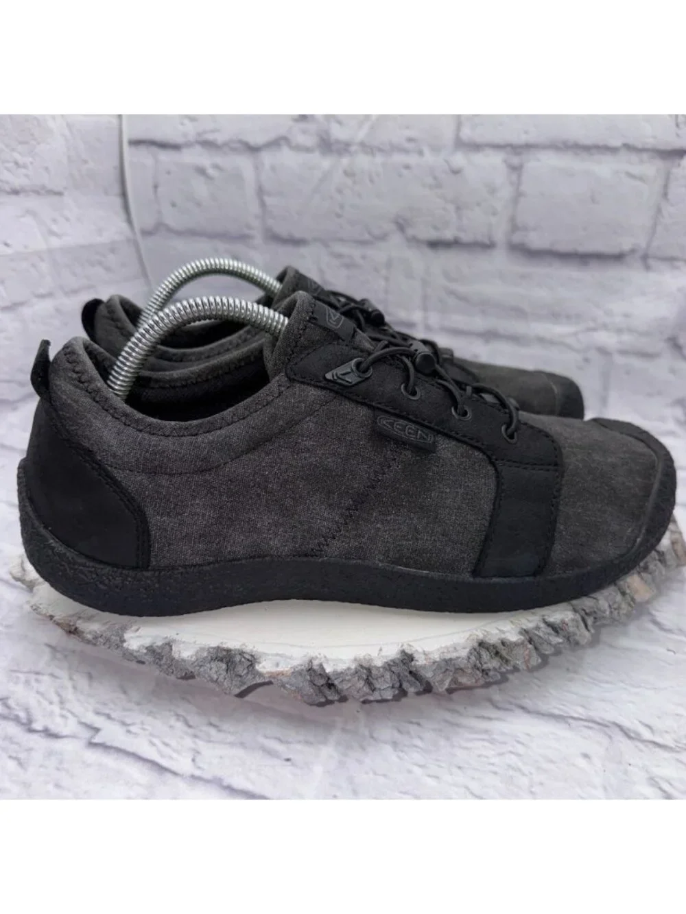 Keen Howser Low Mens Size 9.5 Gray Canvas Hiking Sneakers Shoes 1026145